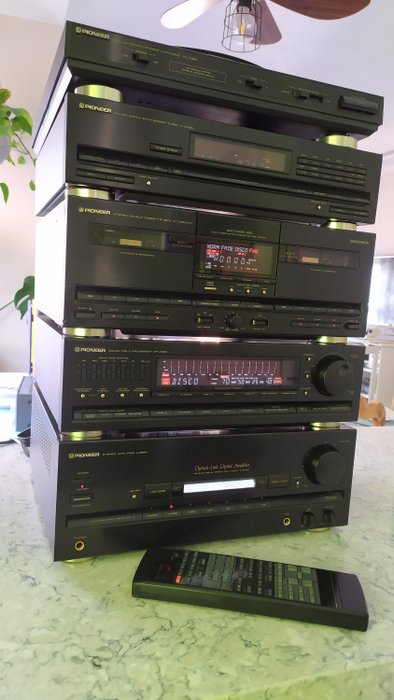 Pioneer - A-Z560 + SP-Z560 + CT-Z560WR + F-Z460L + PL-Z560 - 多种型号 - 盒式录音座, 立体图形均衡器, 立体声扩音器, 调谐器, 转盘, 音响