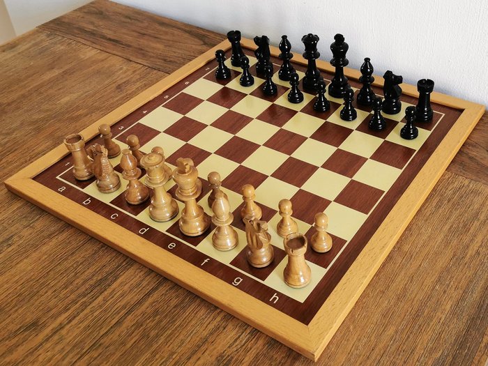 Old Chess Set - Staunton Chess Pieces - Homas Hermes Chessboard Checkerboard - Homas Checkers Pieces - Wood