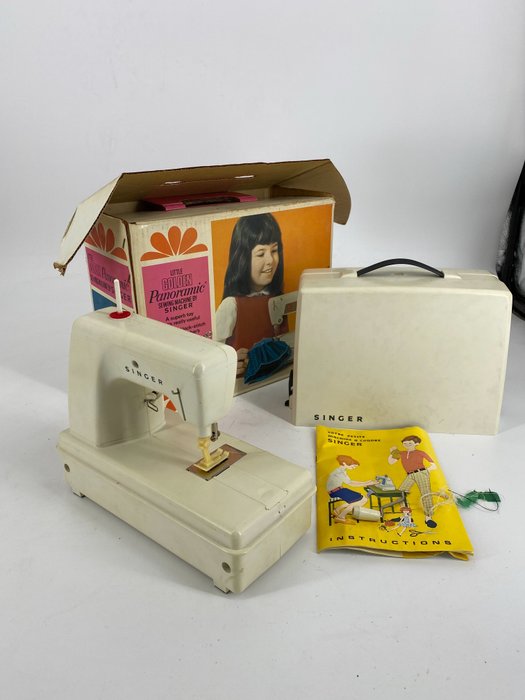 Singer - Panorámica dorada - máquina de coser para niños - Plástico