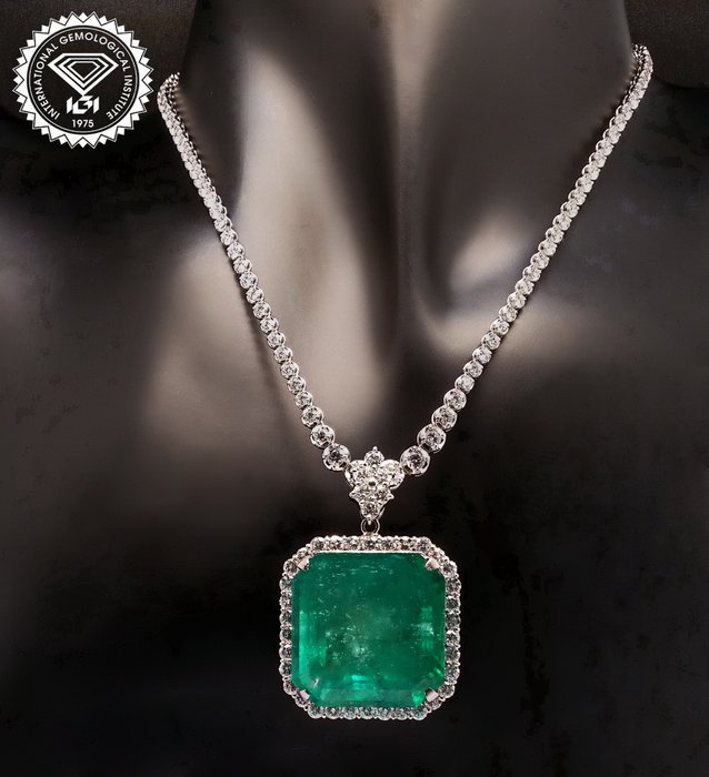 Top Crown Jewelry - Rare - 79.34ct Colombian Emerald and Diamonds Oro bianco, Platino - Collana con pendente Smeraldo - *** NESSUN PREZZO DI RISERVA ***