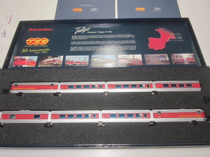 Electrotren H0 - 3309 K - Zestaw wagonów pasażerskich - Tren Talgo 111 RD - RENFE