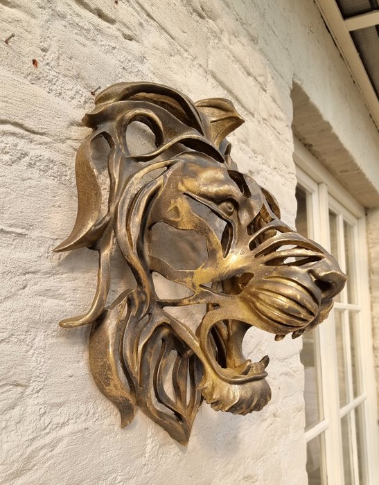 Skulptur, Wall mounted Lion head - 46 cm - Harz