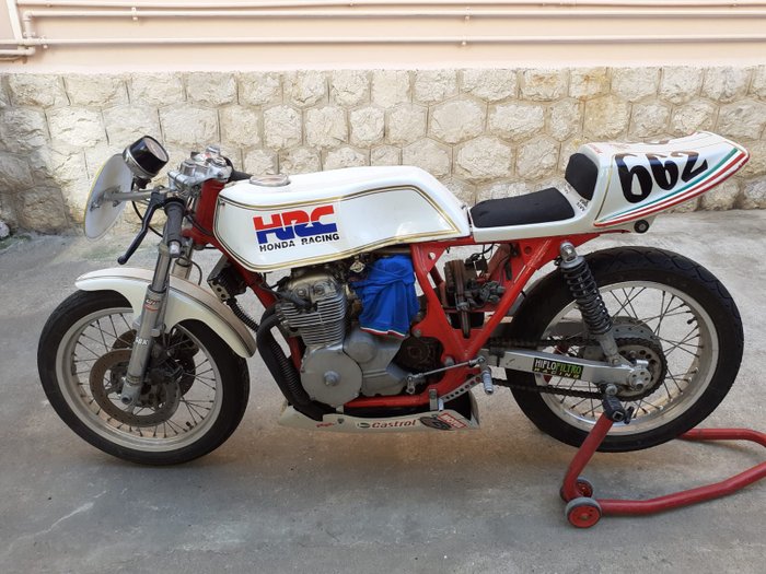 Preview of the first image of Honda - CB Four SS - Classic Racer - 500 cc - 1975.