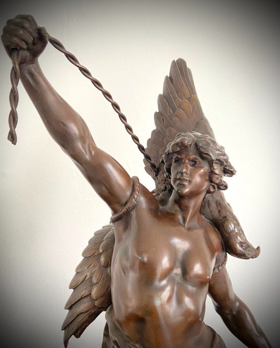 Louis Moreau (1855-1919) - 大型罕见的雕像，名为“ Chasseur d'Aigles”-高67厘米 - 锌合金，古铜色铜绿 - 约1900年-无底价