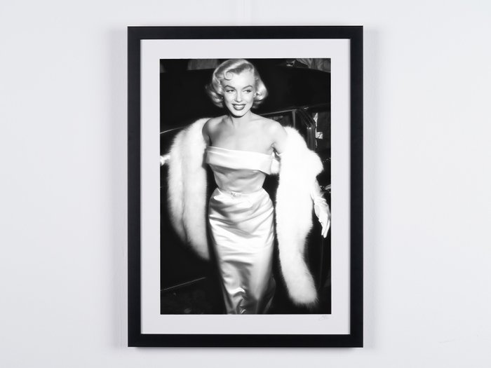 Marilyn Monroe (Ciro’s Nightclub, 1954) - Fotografia, nr 11/20 - 70X50 cm - Serial 15608 - Framed, with numbered COA, Hologram and QR Code