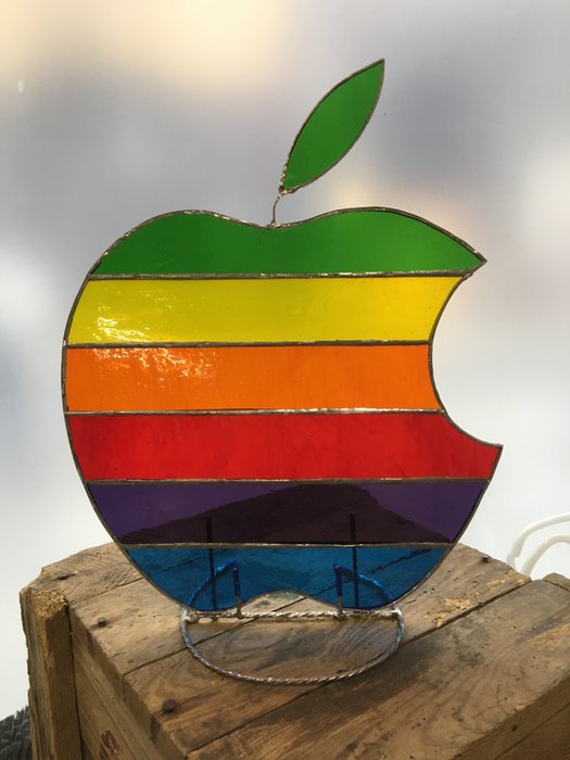 Apple - ancien logo multicolore Apple Steined glass Art work article de collection pour les fans - Dans une boîte en polystyrène et un dessin animé, emballage très sûr