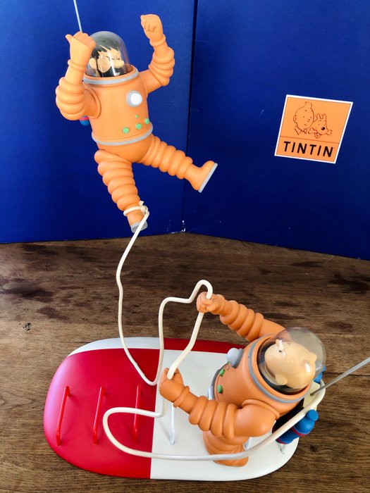 Tintin - Statuette Moulinsart 45909 - Tintin et Haddock cosmonautes sur la fusée - (1999) - (1999)