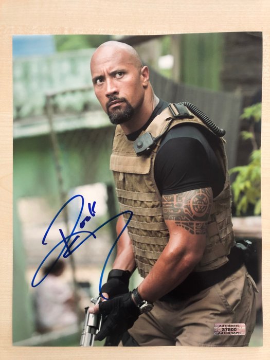 Dwayne 'The Rock" Johnson - Autographe, Photo Signed, with HA Authentication