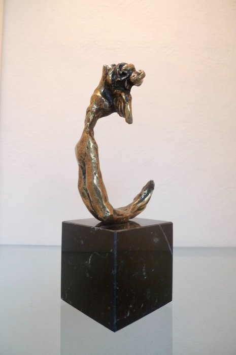 D'après Salvador Dali - 胜利天使雕塑 - 黄铜色