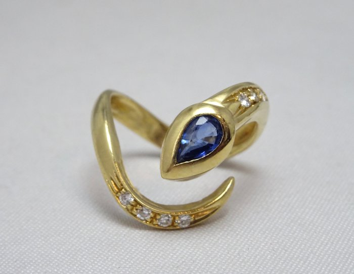 18 kt. Gold - Ring - 0.35 ct Sapphire - Diamond