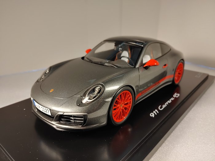 Spark - 1:18 - Porsche 911 (991) Carrera 4S Antraciet metallic - Limited Edition #308 or 500