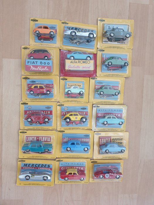 Mercury Hachette - 1:48 - Lot de 18 voitures miniatures Mercury 1/48