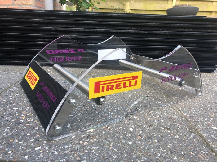 Pirelli - Formula Uno - Display pneumatici F1