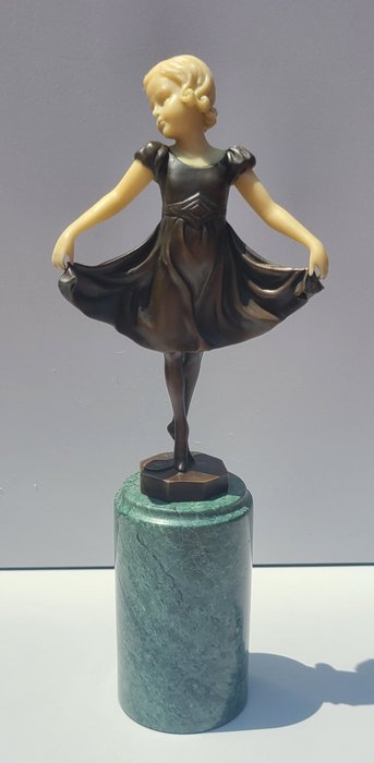 F. 巴黎之后 - 大理石底座上的芭蕾舞女演员青铜雕塑 - 艺术装饰 - 大理石, 铜绿青铜