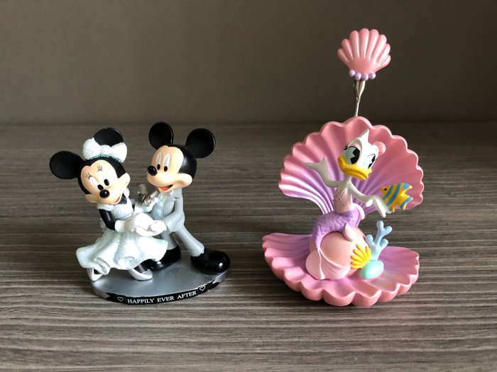 Mickey Mouse, & Minnie Mouse + Daisy Duck - 2 Figurines - Disney parks