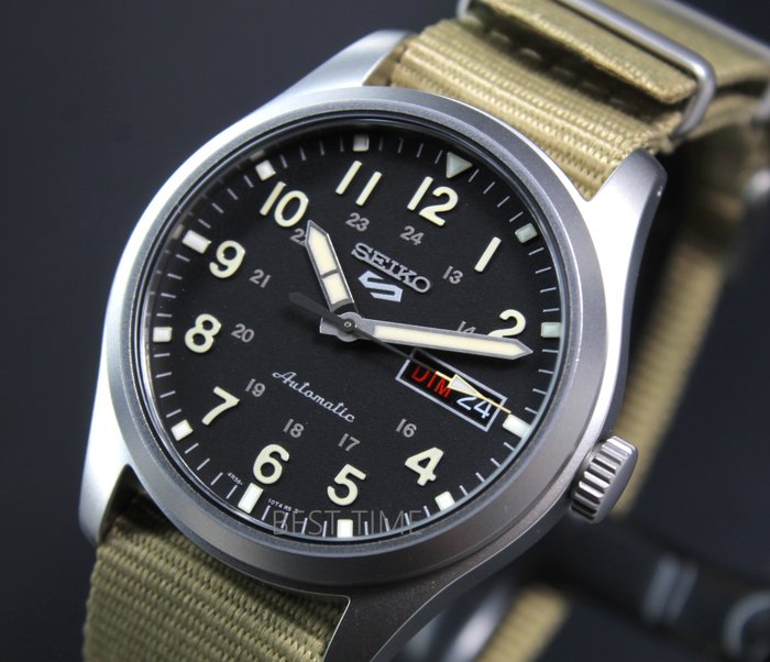 Preview of the first image of Seiko - Sport 5 Automatico Military - 4R36-SRPG35k1 - Men - 2023.