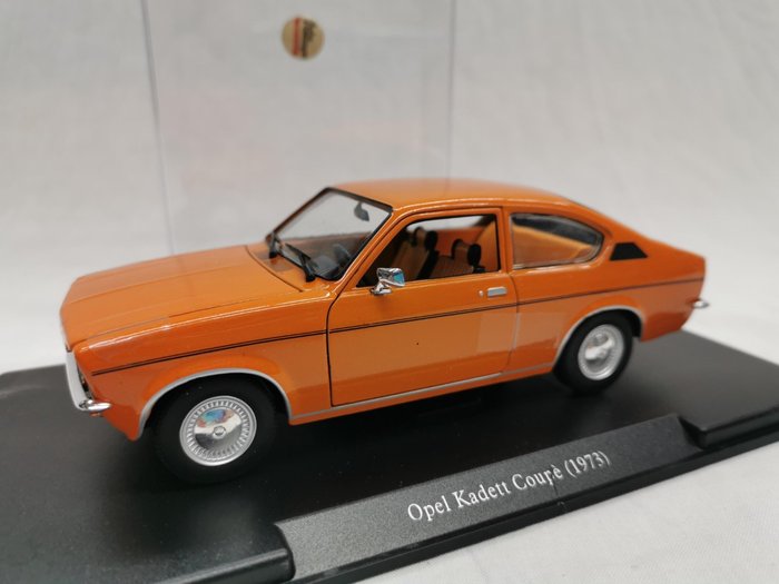 Accurate Scale Model - 1:24 - Opel Kadett Coupé 1973 - Color Orange