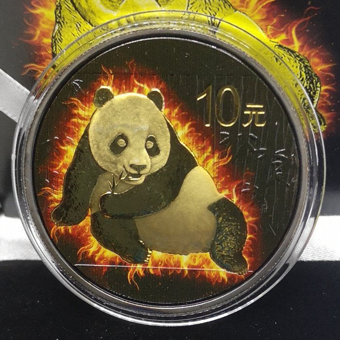 Chine. 10 Yuan 2015 Chinese Silver Burning Panda Black Ruthenium 24k Gold Gilded - 1 oz