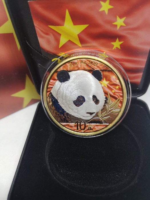 China. 10 Yuan 2018 Chinese Silver Panda Flag Gold Gilded - 30g