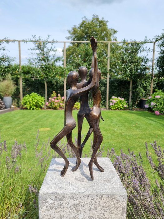 Sculpture, Three dancing people - 46 cm - Bronze