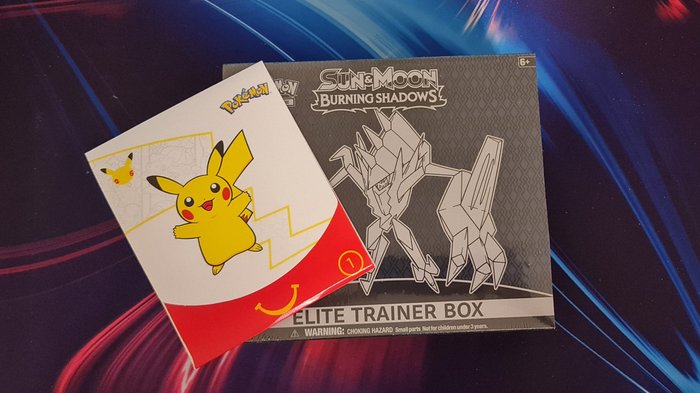 The Pokémon Company - Doos Pokemon Sun & Moon Burning Shadows Elite Trainer Box