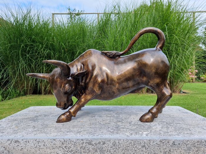 Sculpture, Charging Bull - 46 cm - Bronze