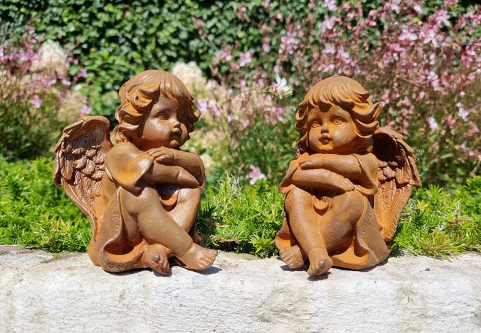 Figurine - A pair of dreaming cherubs - Gusseisen