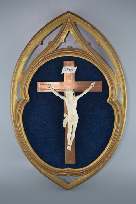 Crucifix - Ivoor - Eind 19e eeuw