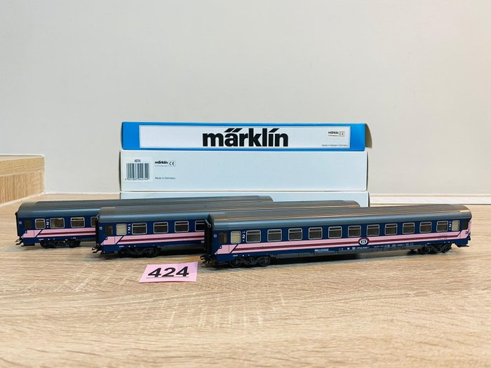 Märklin H0 - 4274 - Passenger carriage - 3 Passenger carriages - SNCB NMBS