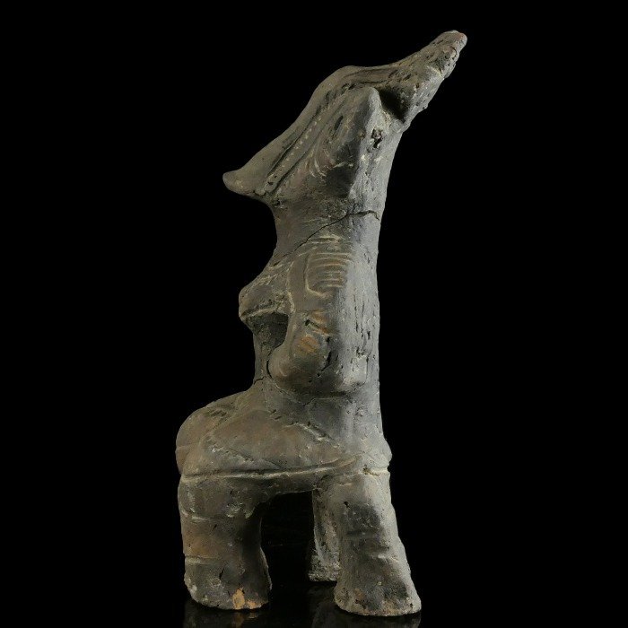 Replica van een Neolithicum Aardewerk Vinca Culture Idol – 23×9 cm