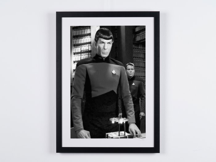 Star Trek - Leonard Nimoy as "Spock" - Fotografia, nr 06/30 - 70X50 cm - Serial 19974 - Framed, with numbered COA, Hologram and QR Code