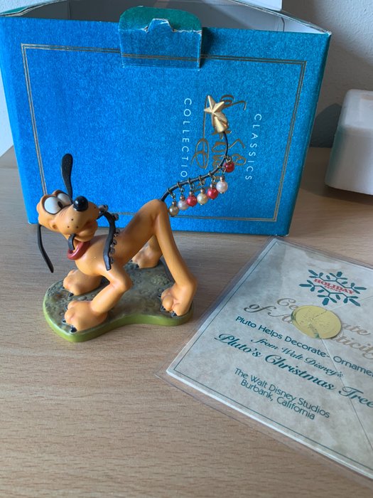 Walt Disney Classics Collection - Figurine - Pluto helps decorate - Ornament - (1996)