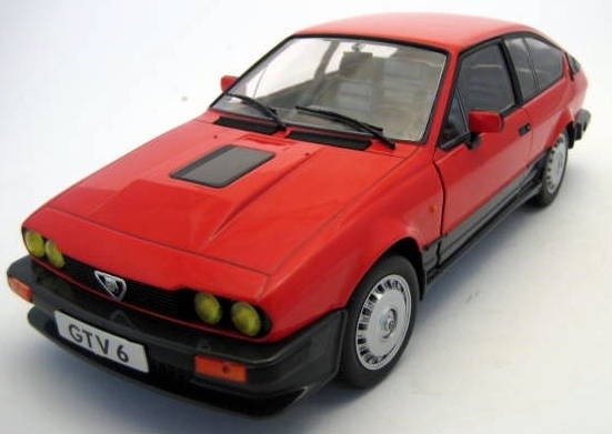 Solido - 1:18 - Alfa Romeo GTV6 Red 1982 - Limited Edition - Nieuwstaat in doos
