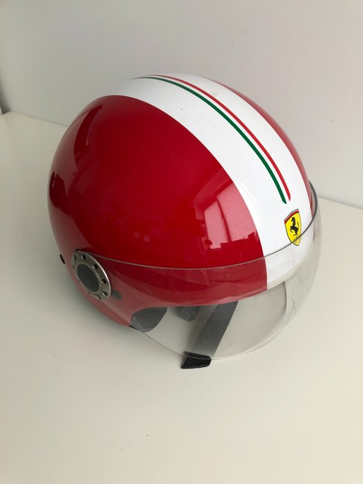 Ferrari Rosso Helm - Ferrari - After 2000 - Catawiki