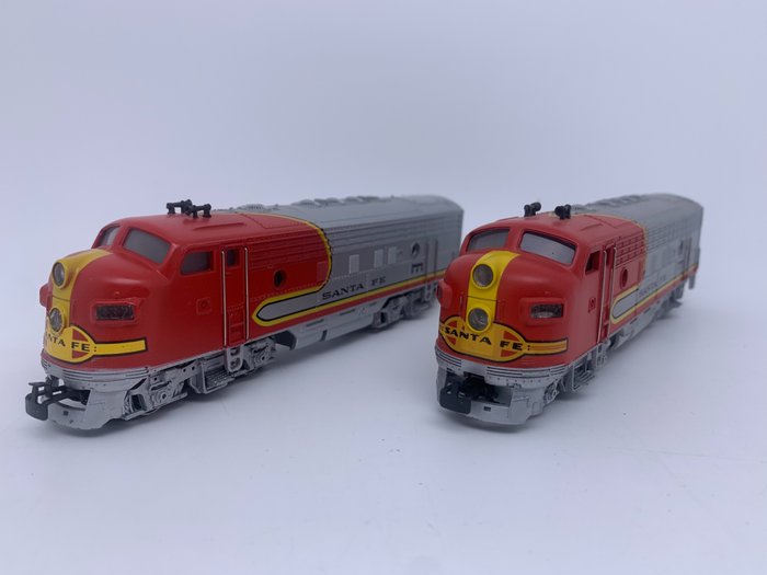 Märklin H0 - 3060/4060 - Diesel locomotive - EMD F7, A and B-Unit - Santa Fe