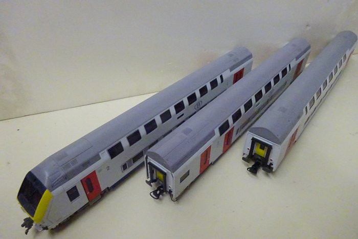 Classix H0 - 6105-3/6104-2/6006-5 - Passenger carriage - 3 passenger carriages for shuttle traffic - SNCB NMBS