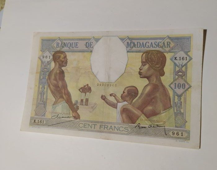 World - Comoros, Madagascar - 100 and 500 Francs - Various dates - Pick 10a and 40
