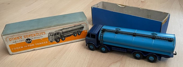 Dinky Toys - 1:43 - 504 Foden 14 ton benzine tanker