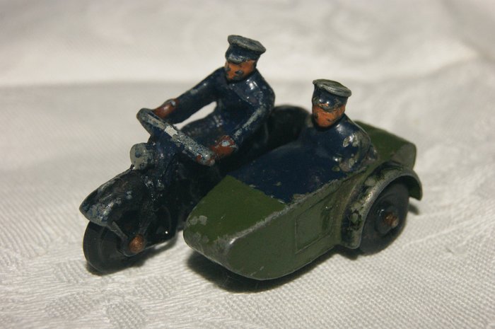 Dinky Toys - 1:35 - "Police Motorcycle Patrol"  - Black Tyres  no.42B - 1938/'40