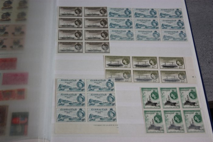 World - Stamp collection in two stock books