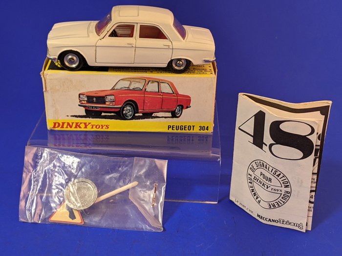 Dinky Toys - 1:43 - #1428 Peugeot 304