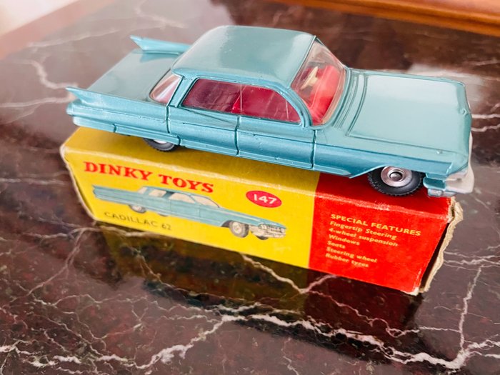Dinky Toys - 1:43 - 147 Cadillac 62 - Gemaakt in Engeland