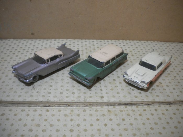 Matchbox - 1:76 - n°31 American Ford station vagon - n°75 Ford Thunderbird - n° 27 Cadillac sixty special - Originele Lesney 1950/60e Matchbox