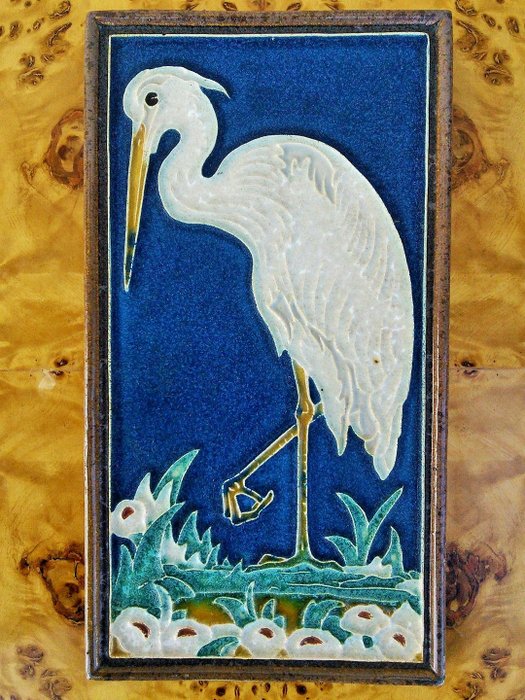 Lambert Bodart (1872-1945) - De Porceleyne Fles - Art Nouveau Cloisonné tegel - Reiger in natuurlandschap