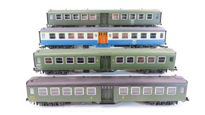 Roco H0 - 4222A/4222B/4222C/44273 - Passenger carriage - 4 express train carriages with middle entry 2nd class - SNCF