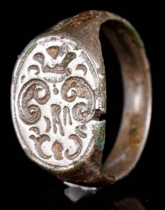 Post-Medievale Bronzo Anello con sigillo araldico