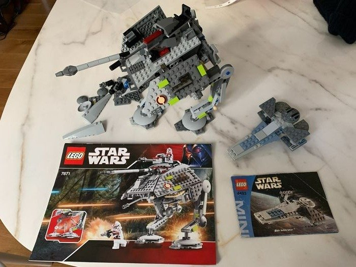 Lego - Star Wars - 7671 + 4493 - Vaisseau spatial AT-AP Walker + - 2000-present