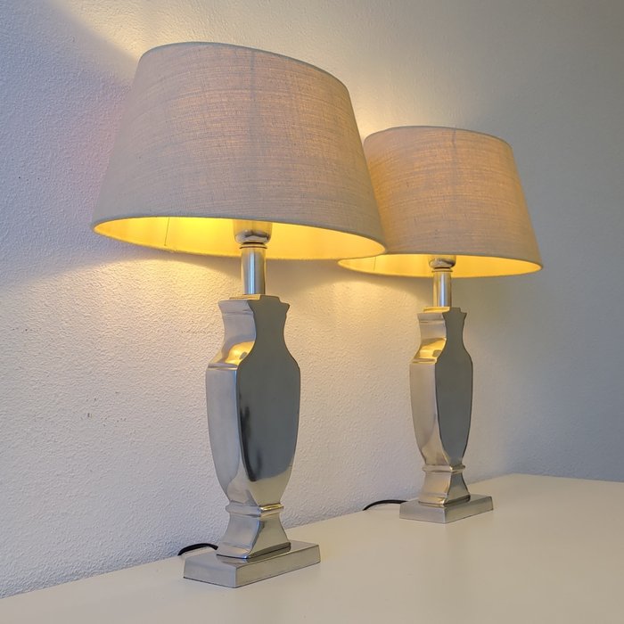 Een paar vintage gepolijste metalen lampen - Modern