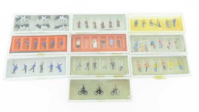 Preiser N - 79018/79154/79011 - Scenery - 10-piece figure lot with, among other things, railway personnel and construction workers