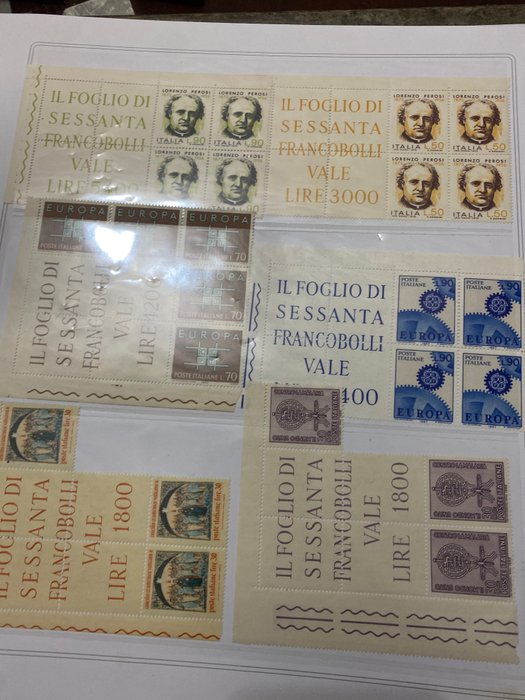 Italienische Republik / San Marino 1963/1990 - Lot of mint stamps with blocks of four and blocks of the period